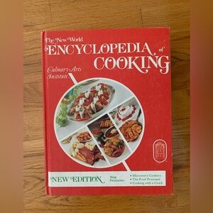 Vintage The New World Encyclopedia of Cooking